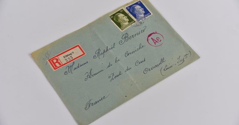 Où mettre le timbre sur une enveloppe : le guide qui évite les erreurs